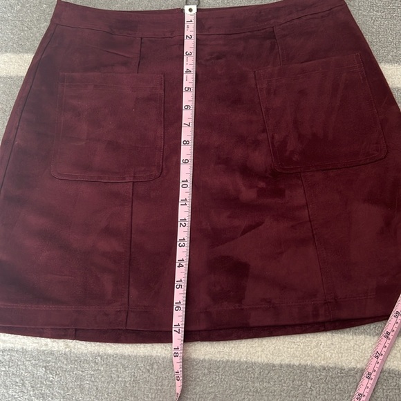Old Navy Faux Suede Aline Mini Skirt   Size 8 - Picture 4 of 8